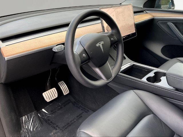 Used 2024 Tesla Model Y Performance AWD/4WD image 17