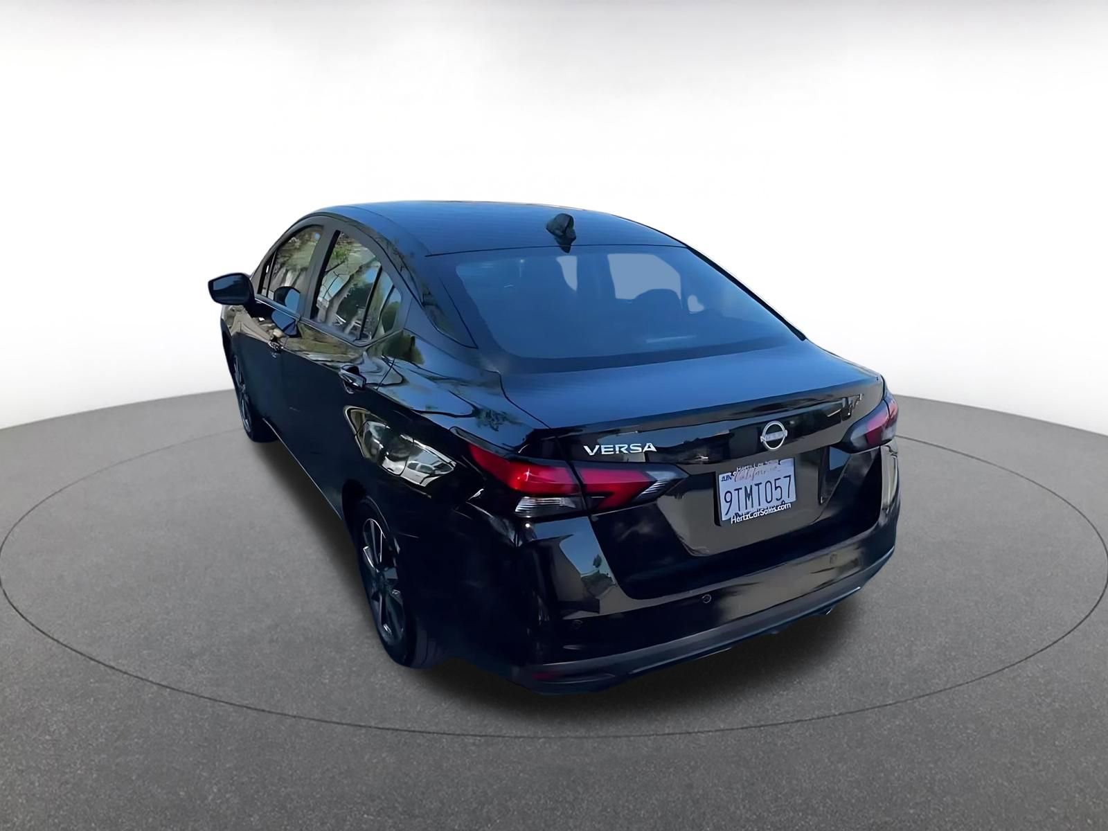Used 2025 Nissan Versa SV image 11