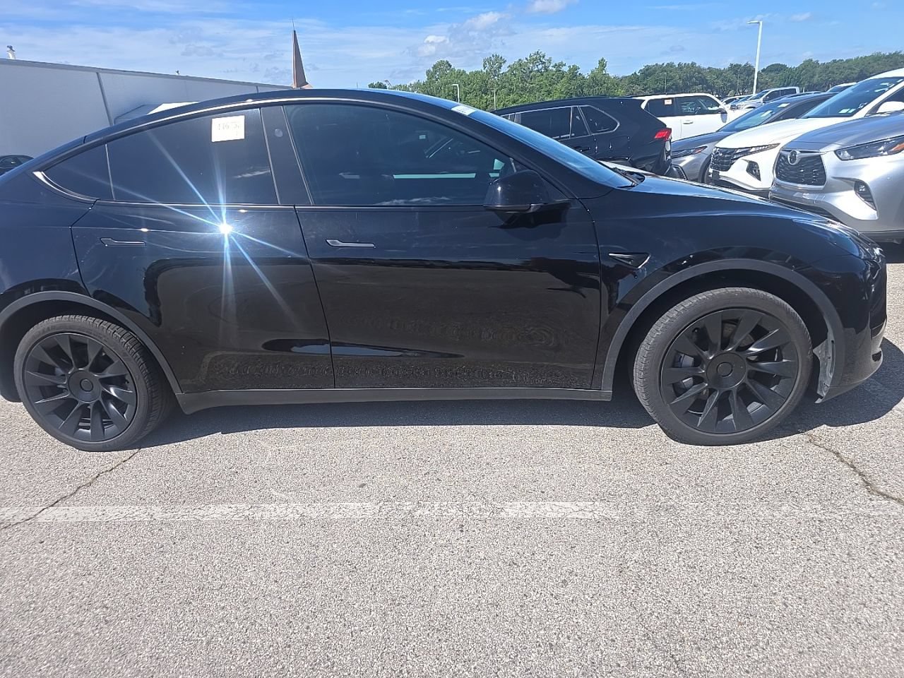 Used 2025 Tesla Model Y Long Range AWD/4WD image 4
