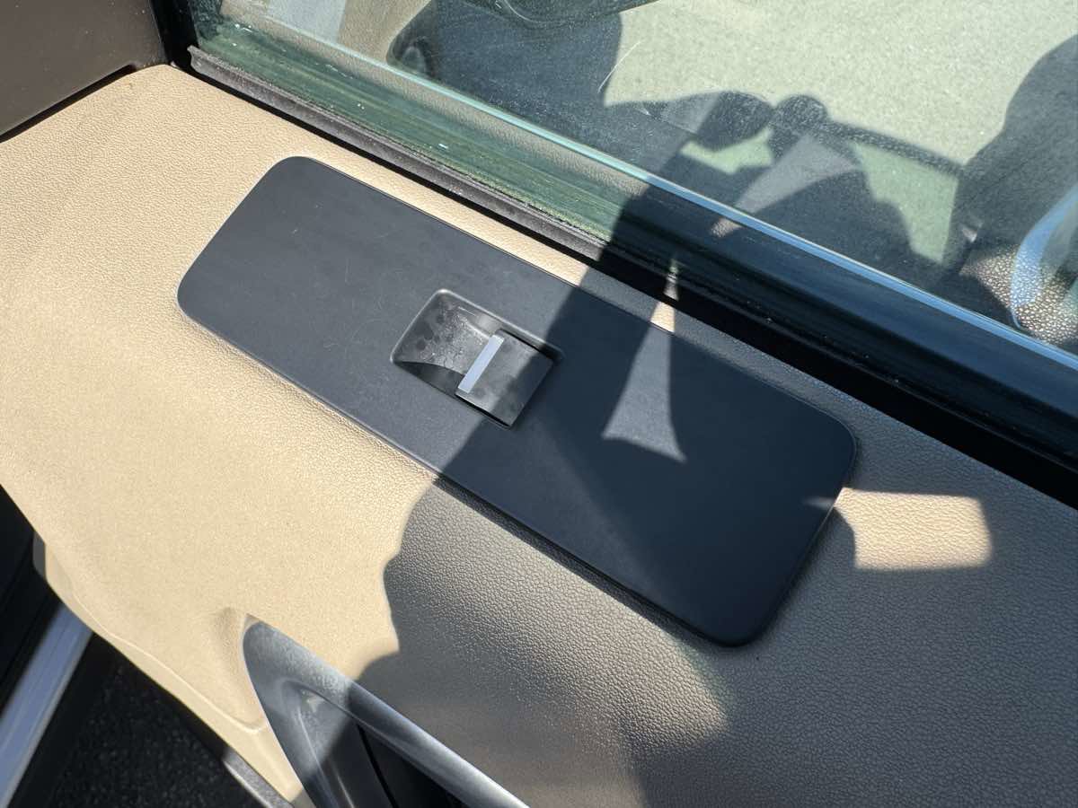 Used 2018 Land Rover Discovery Sport HSE image 37