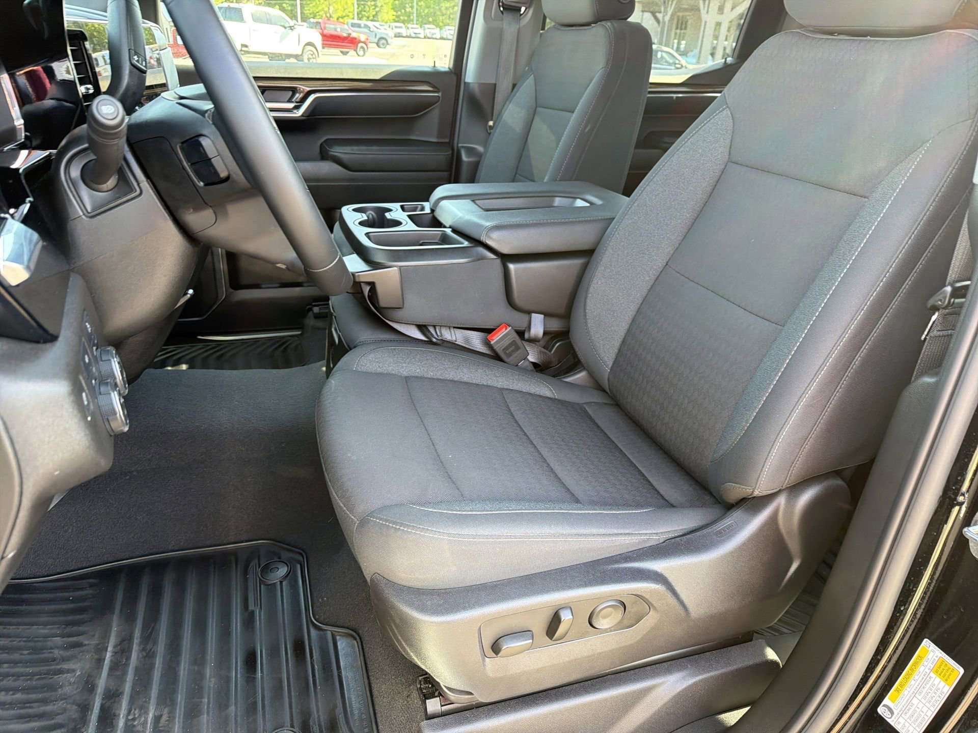 Used 2024 Chevrolet Silverado 1500 LT image 19