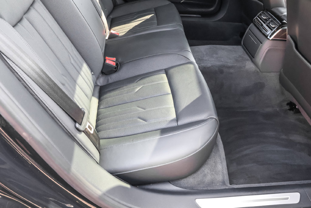 Used 2021 Audi A8 L 4.0T w/ Executive Plus Package AWD/4WD image 35