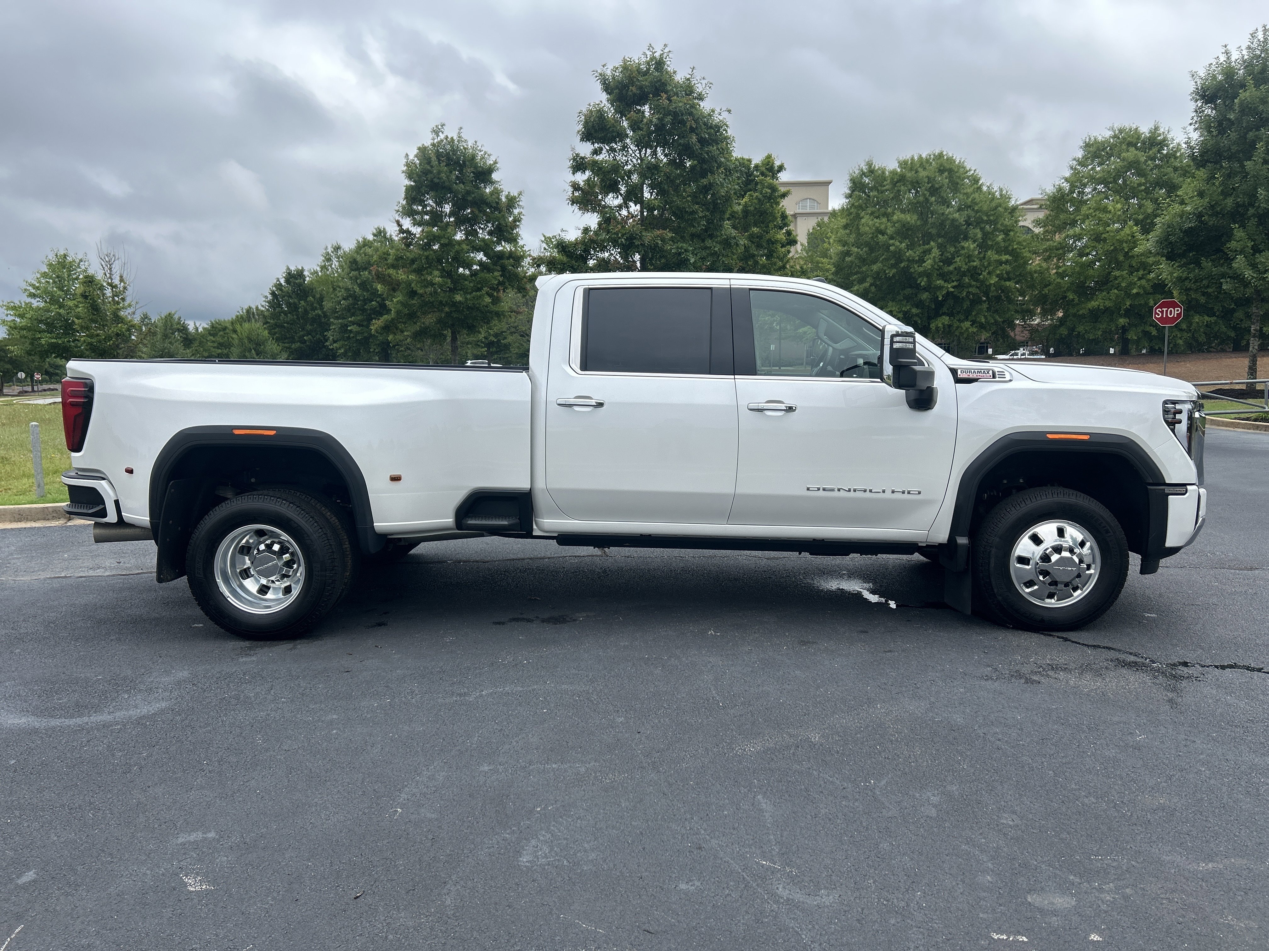 Used 2025 GMC Sierra 3500 Denali w/ Denali Reserve Package AWD/4WD image 10
