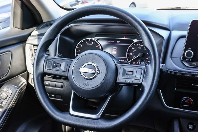 Used 2024 Nissan Rogue SV FWD image 16