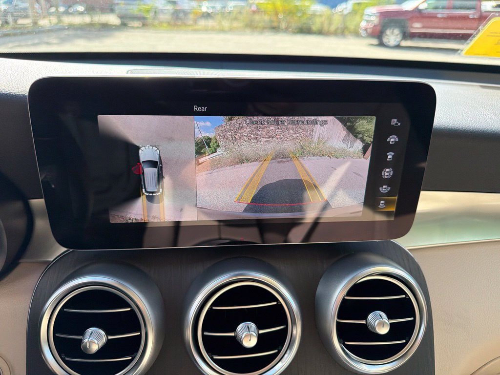 Used 2022 Mercedes-Benz GLC 300 4MATIC w/ Multimedia Package Lite image 25