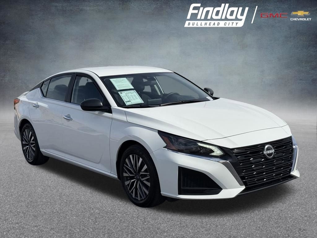 Used 2025 Nissan Altima 2.5 SV FWD image 1