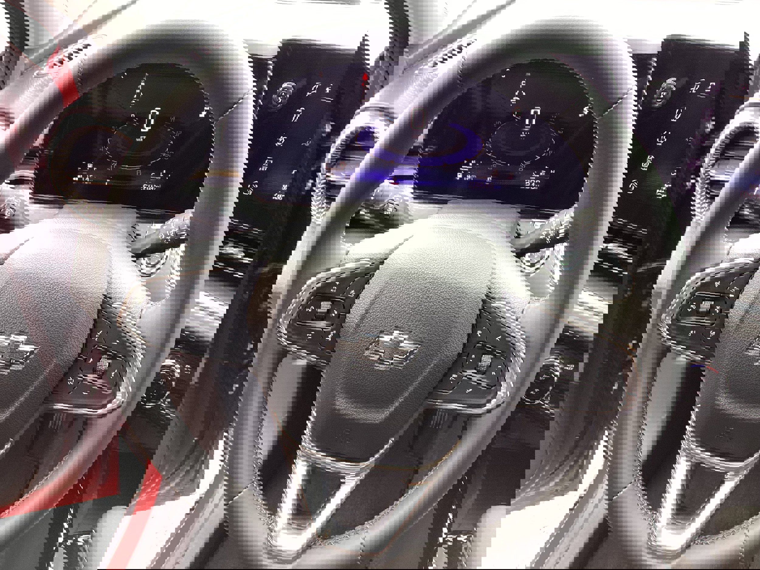 Used 2024 Chevrolet Trax ACTIV w/ Sunroof Package image 16