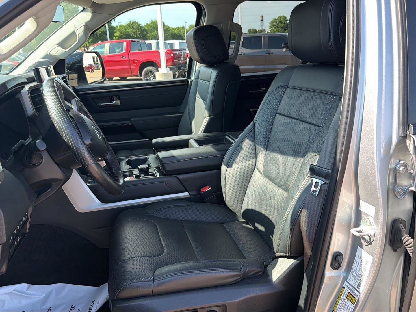 Used 2024 Toyota Tundra Limited AWD/4WD image 12