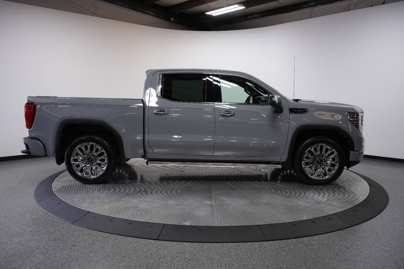 Used 2025 GMC Sierra 1500 Denali Ultimate AWD/4WD image 10