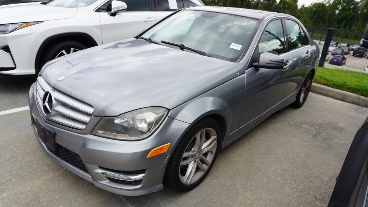 Used 2013 Mercedes-Benz C 250 Sedan image 4