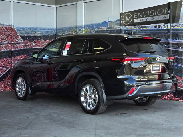 Certified 2026 Toyota Highlander Limited AWD/4WD image 6