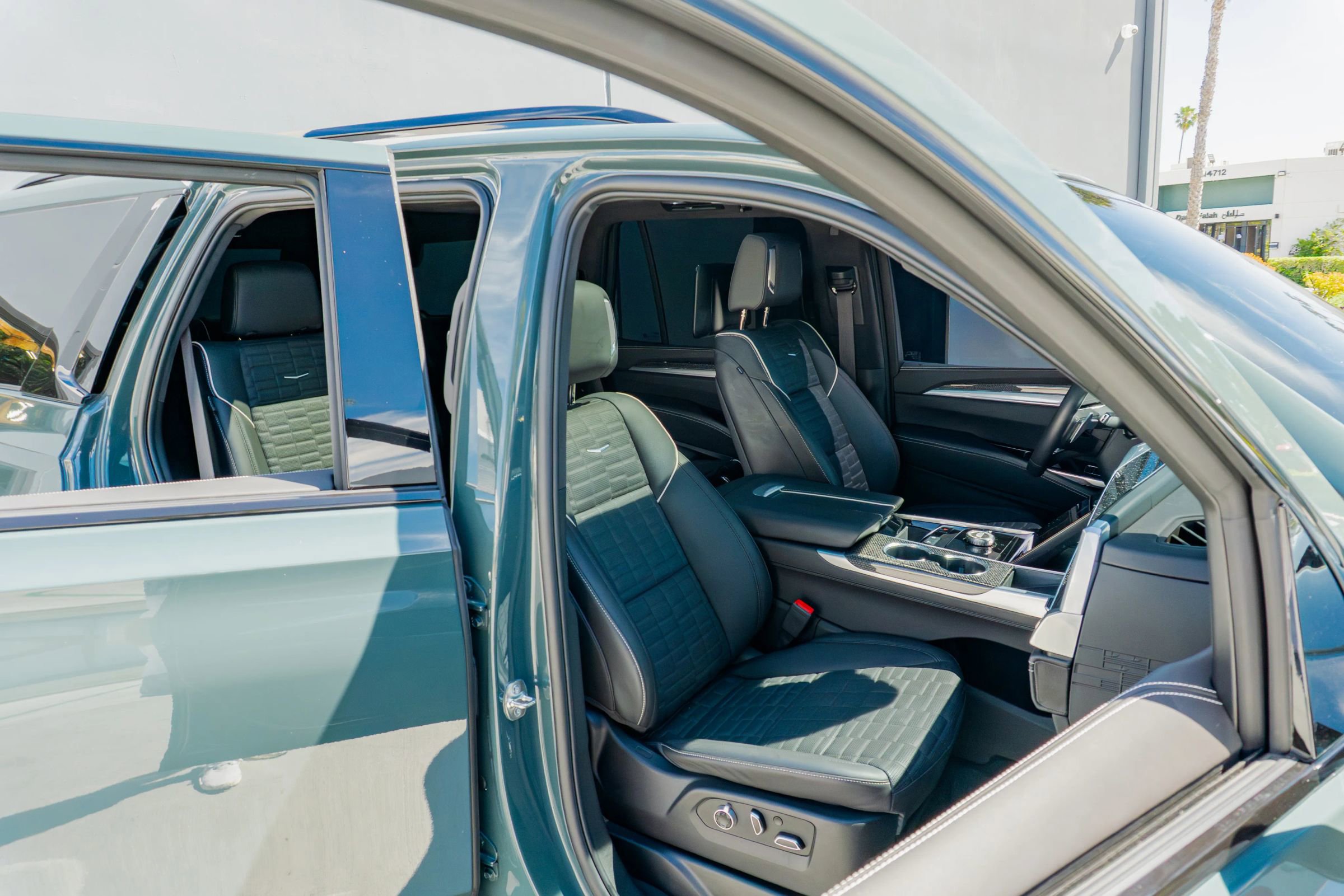 Used 2025 Cadillac Escalade V w/ LPO, ONYX Package AWD/4WD image 56