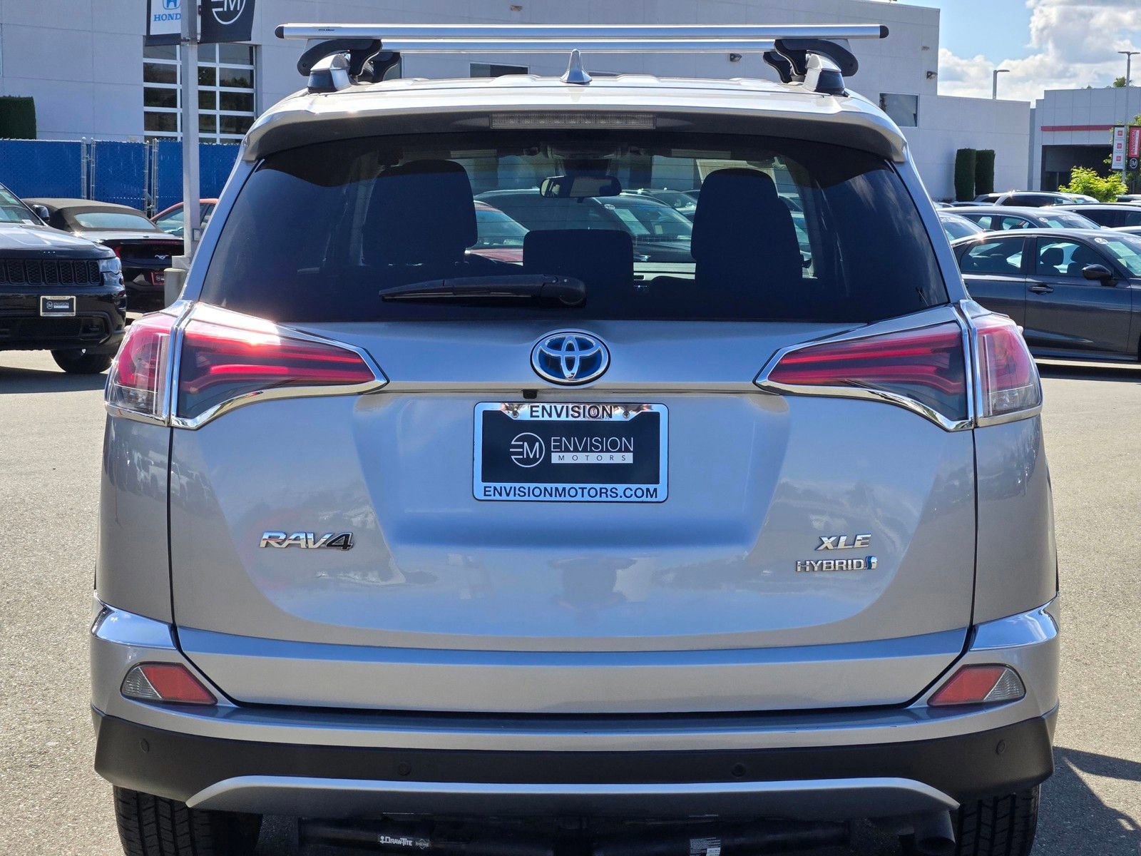 Used 2018 Toyota RAV4 XLE w/ Convenience Package AWD/4WD image 6