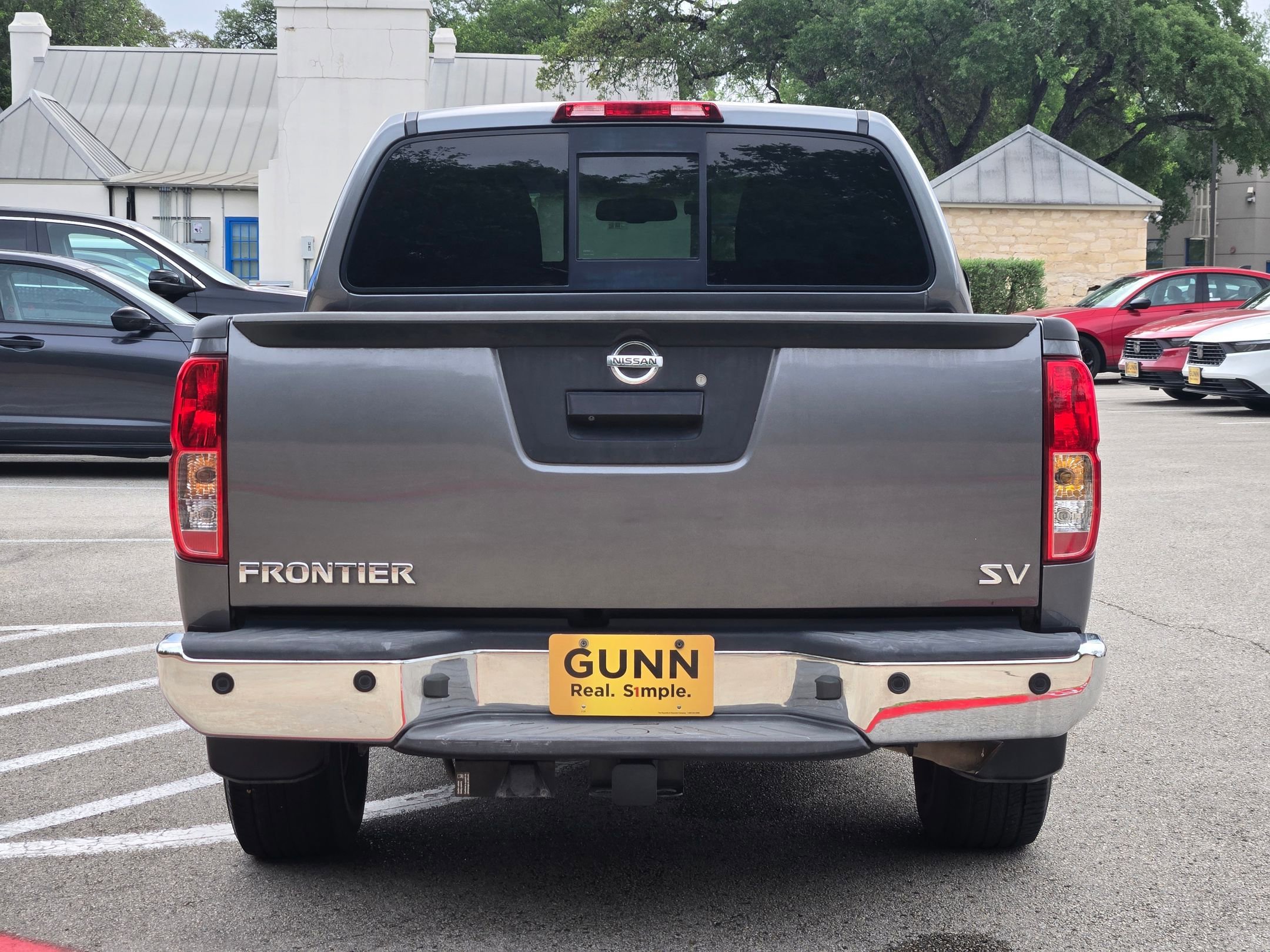 Used 2017 Nissan Frontier SV w/ SV Value Truck Package RWD image 4