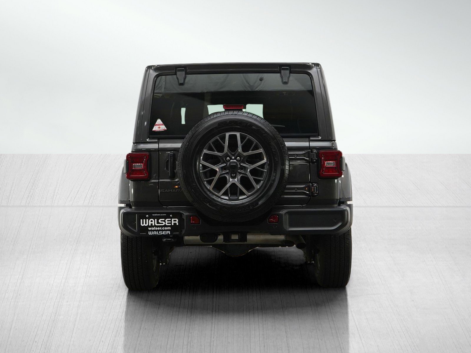 Used 2025 Jeep Wrangler Unlimited Sahara AWD/4WD image 4