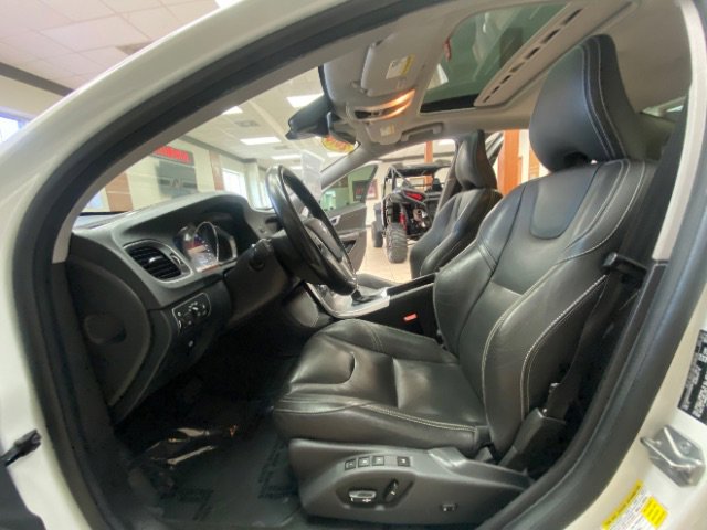 Used 2018 Volvo S60 T5 Dynamic w/ Vision Package image 18