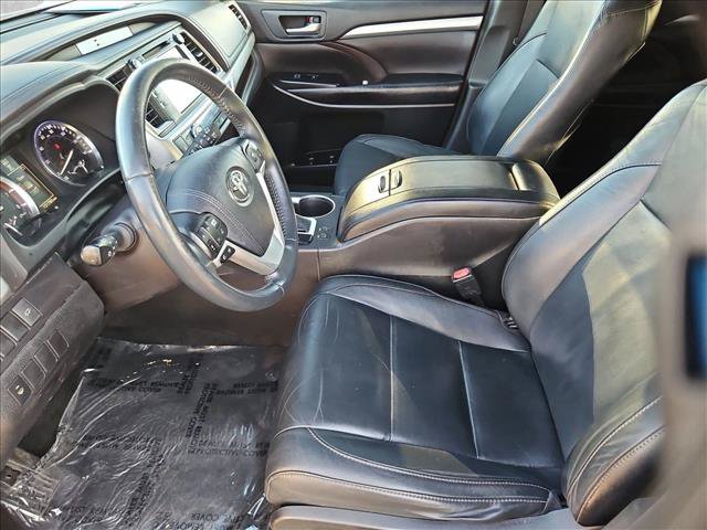 Used 2016 Toyota Highlander XLE AWD/4WD image 23
