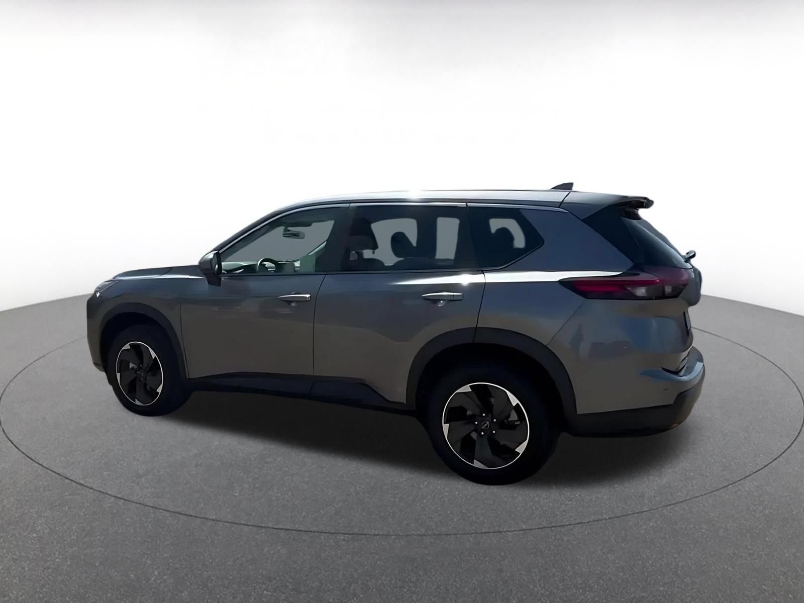 Used 2025 Nissan Rogue SV FWD image 10