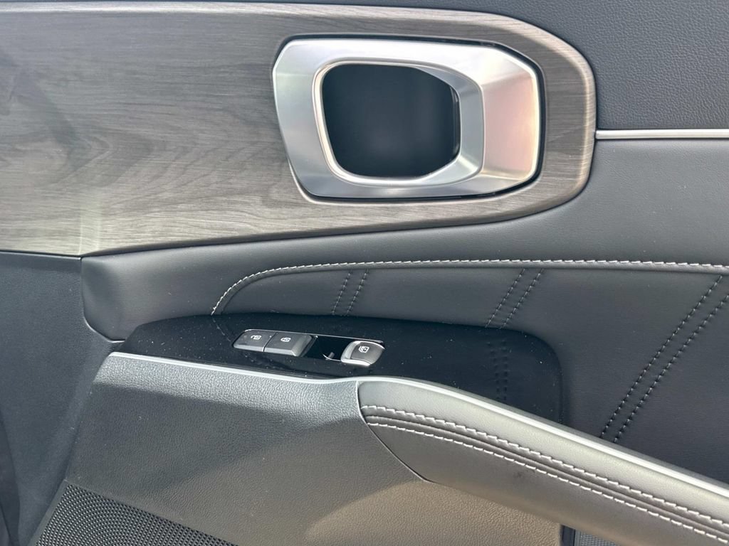 New 2025 Kia Sorento SX AWD/4WD image 19