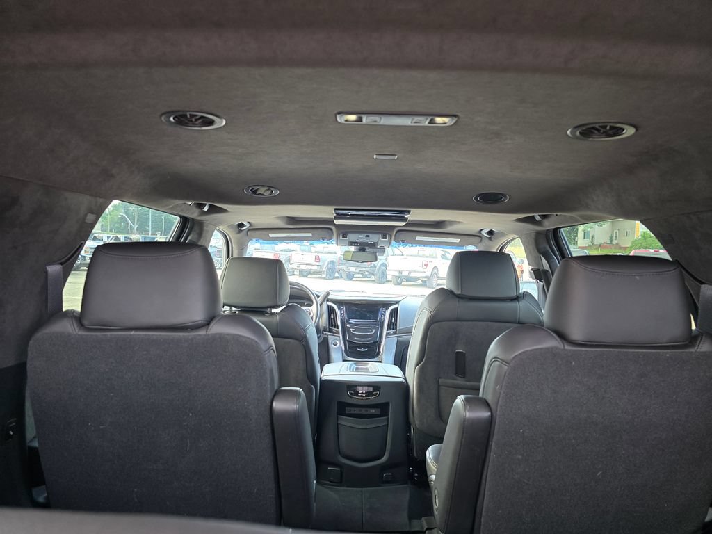 Used 2020 Cadillac Escalade Platinum AWD/4WD image 10