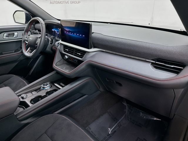 Used 2025 Ford Explorer ST image 31