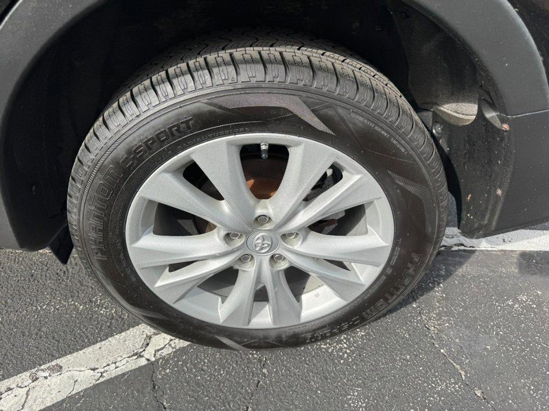 Used 2013 Toyota RAV4 Limited AWD/4WD image 7