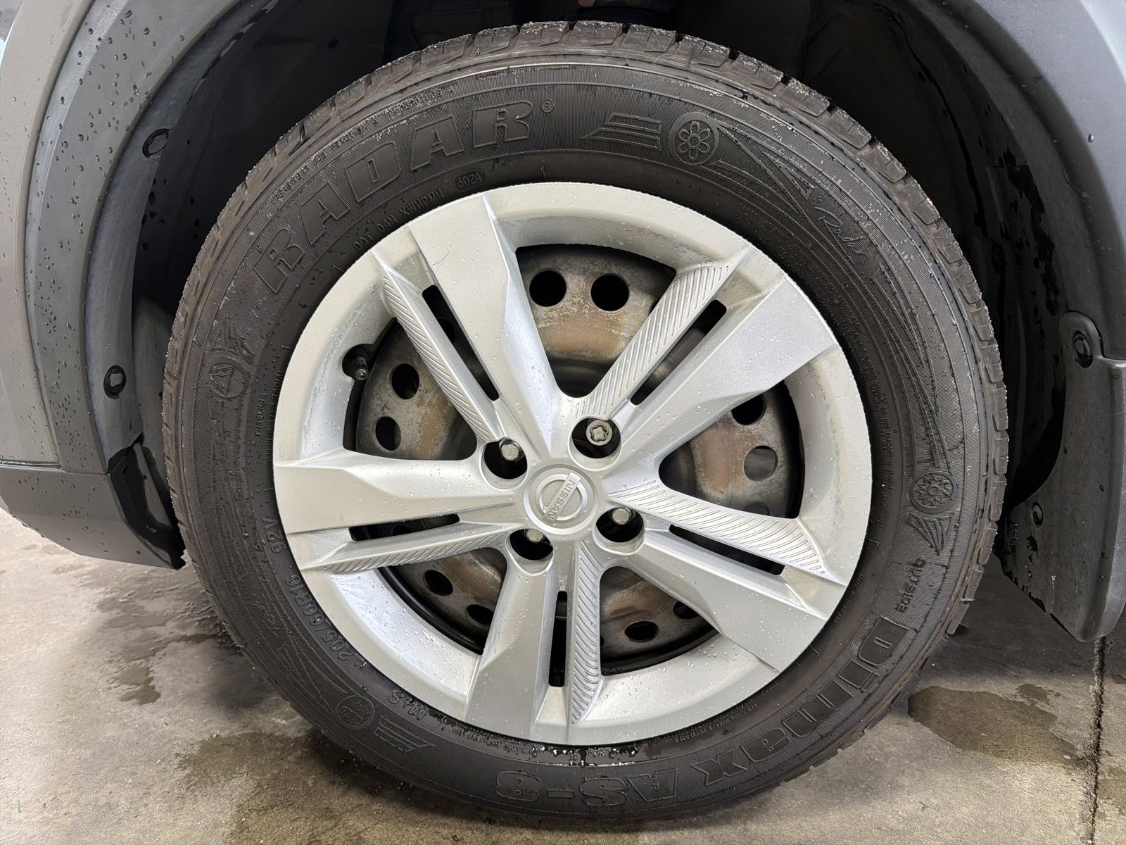 Used 2020 Nissan Kicks S image 10