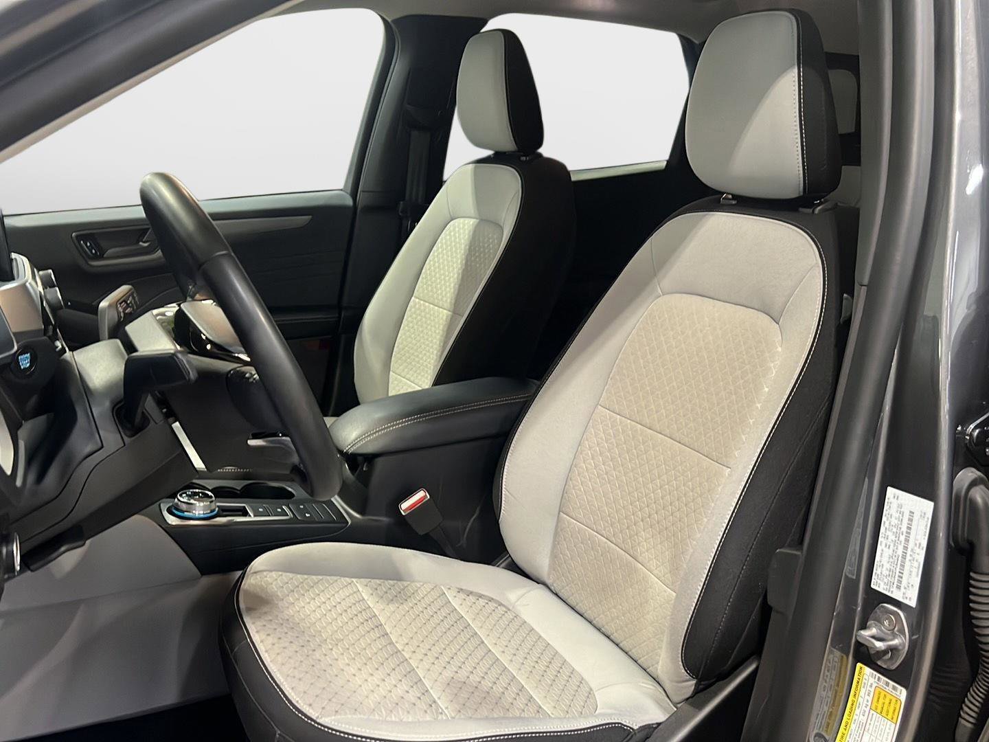 Used 2023 Ford Escape Active image 19