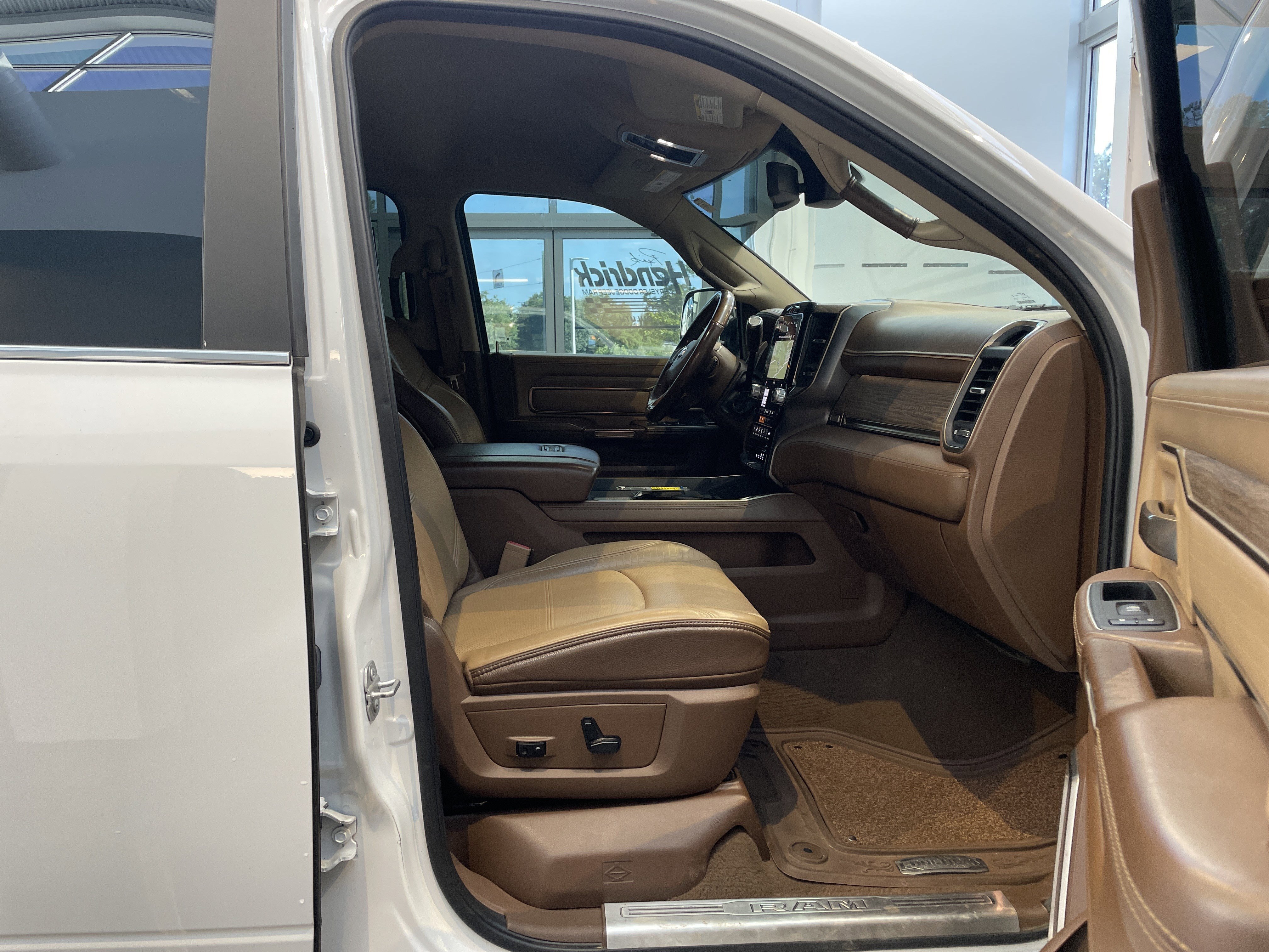 Used 2020 RAM 2500 Limited AWD/4WD image 39