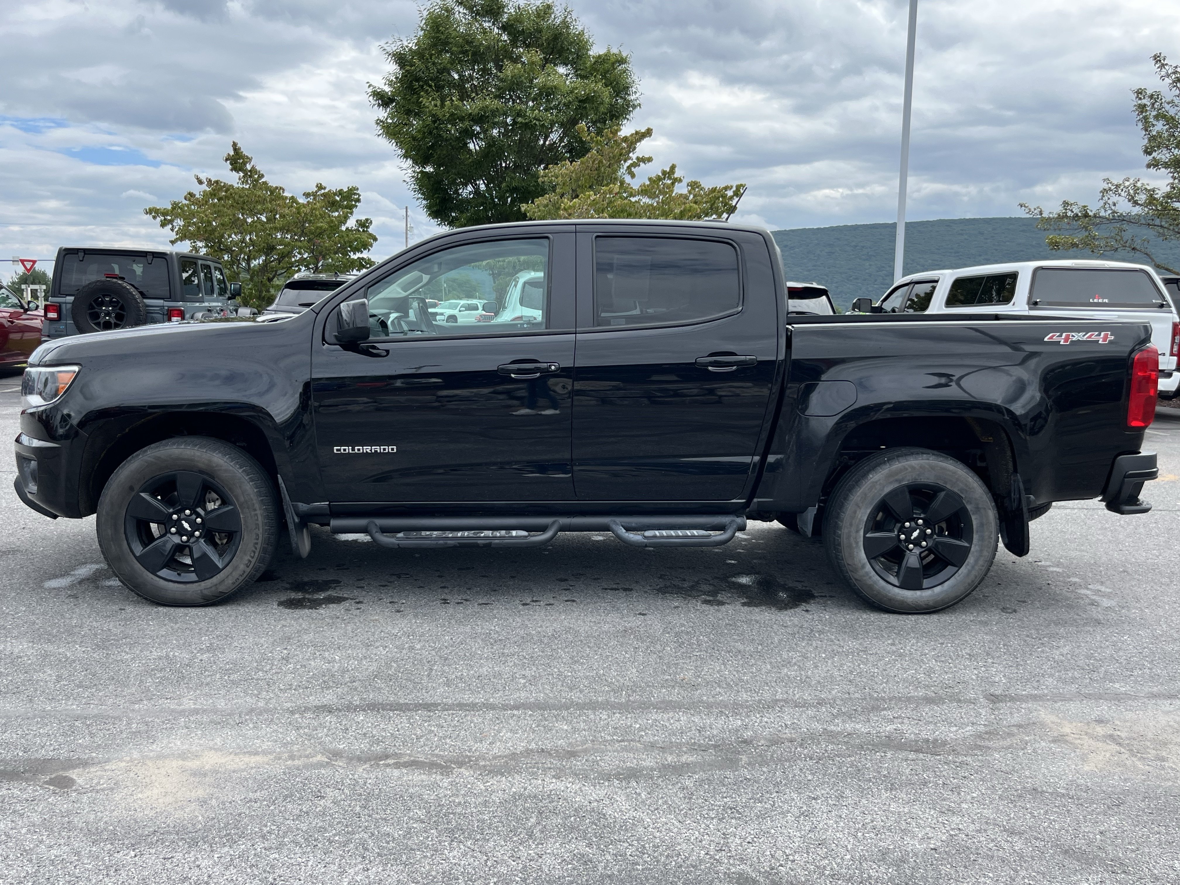 Used 2018 Chevrolet Colorado LT AWD/4WD image 9