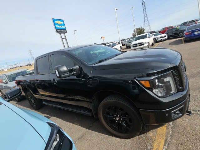 Used 2019 Nissan Titan SV w/ SV Convenience Package image 4