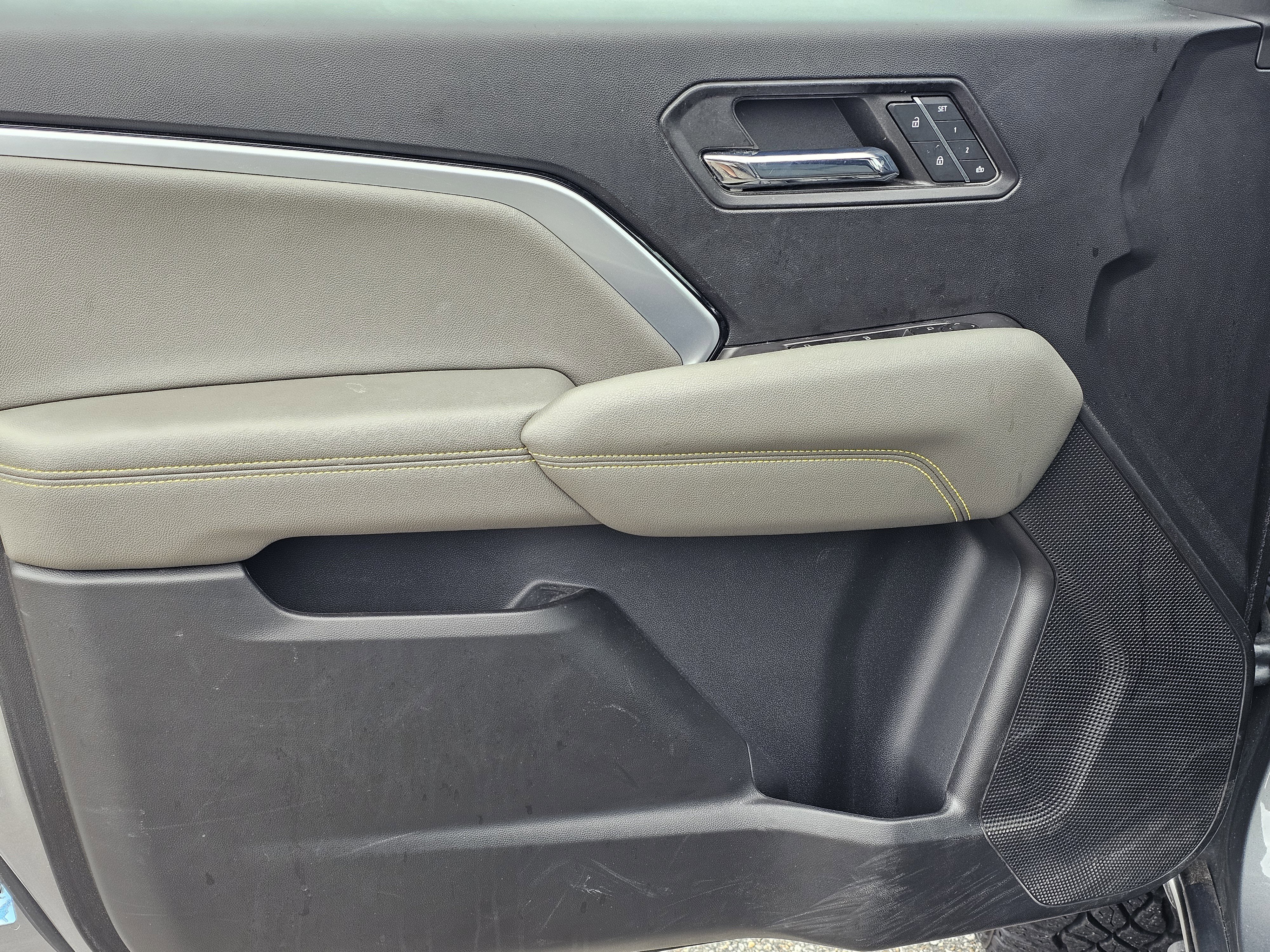 Used 2023 Chevrolet Colorado ZR2 w/ ZR2 Convenience Package III image 14