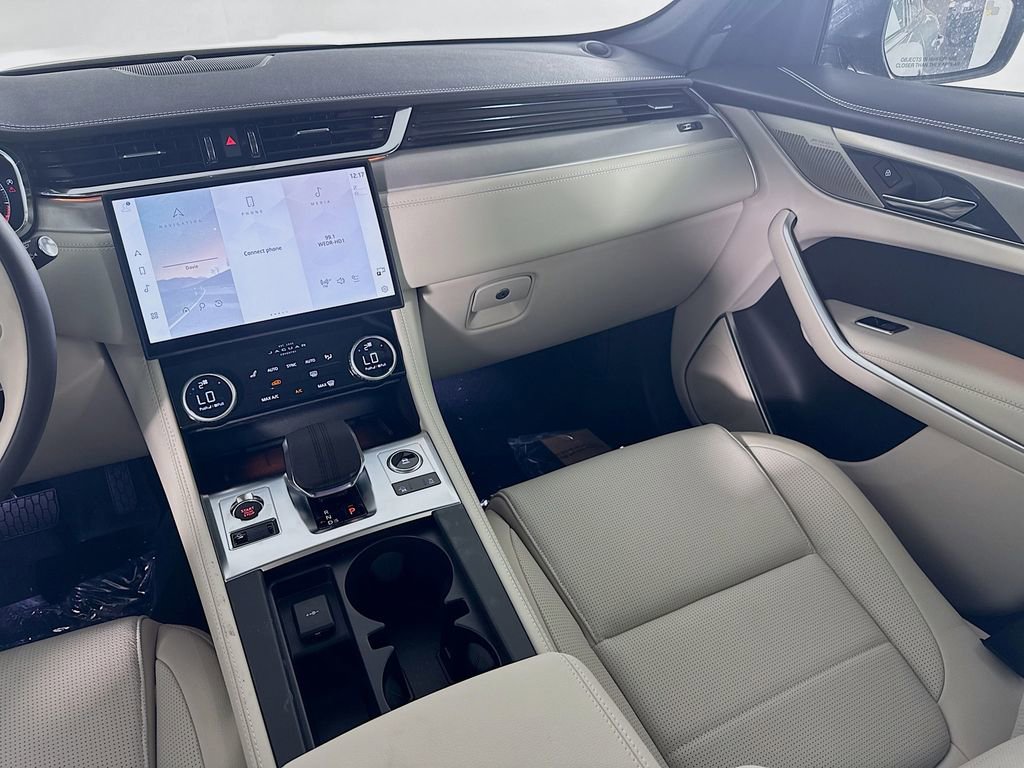 New 2026 Jaguar F-PACE R-Dynamic S image 23