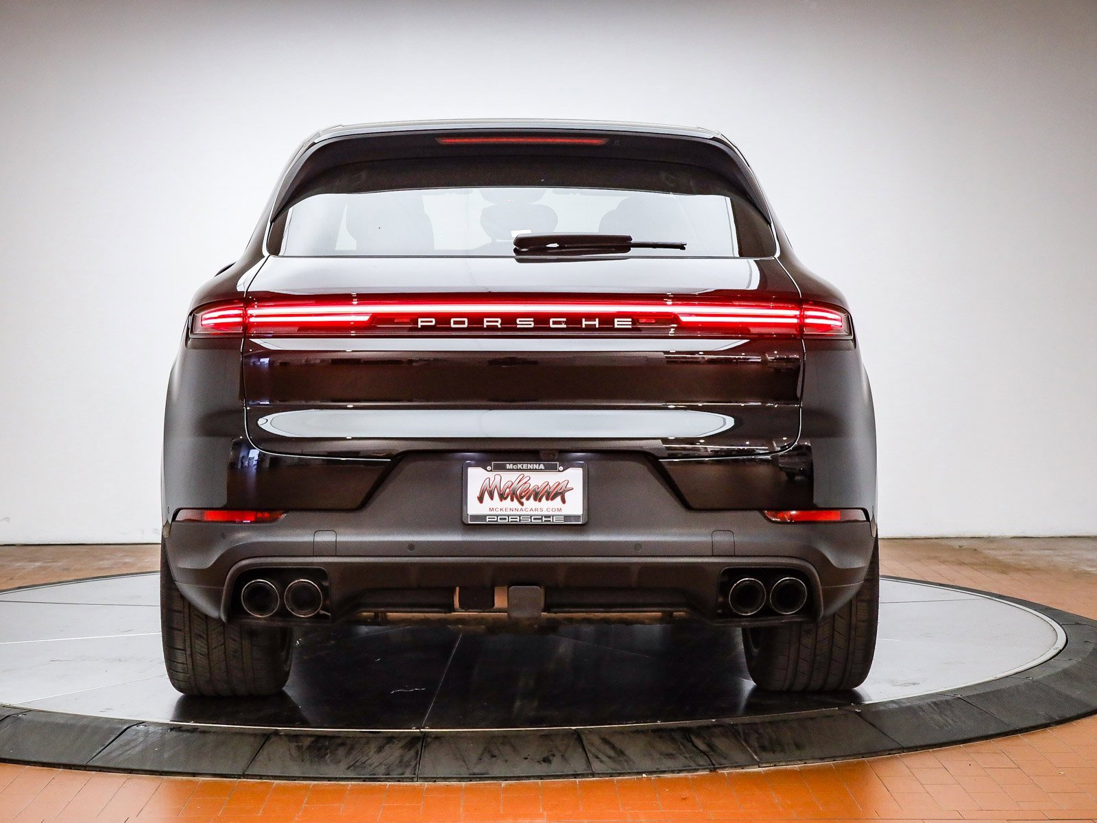 Used 2025 Porsche Cayenne image 7