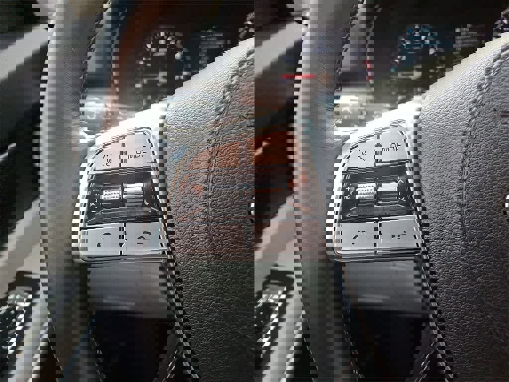 Used 2020 Kia Telluride EX image 17