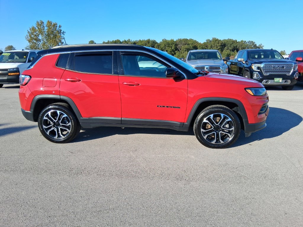 Used 2024 Jeep Compass Limited AWD/4WD image 7