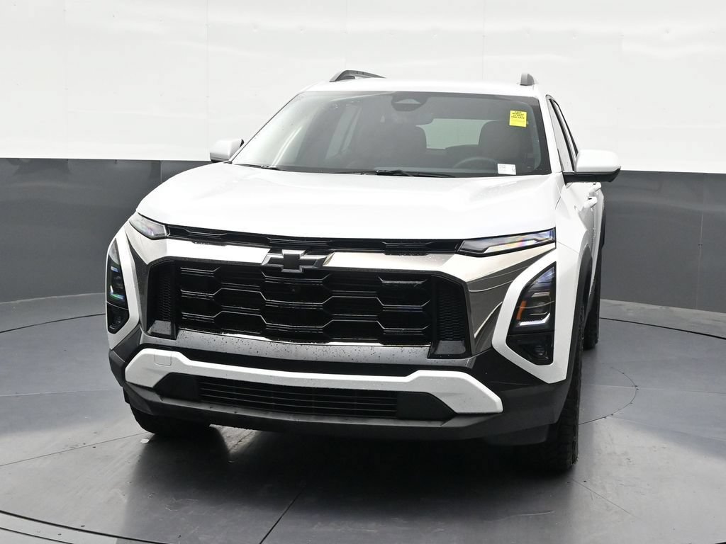 Used 2025 Chevrolet Equinox ACTIV w/ Safety and Technology Package FWD image 9