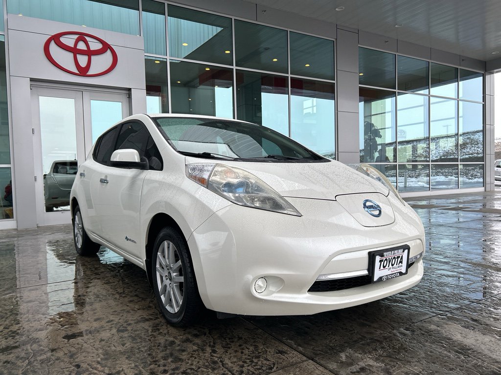 Used 2016 Nissan Leaf SV image 3