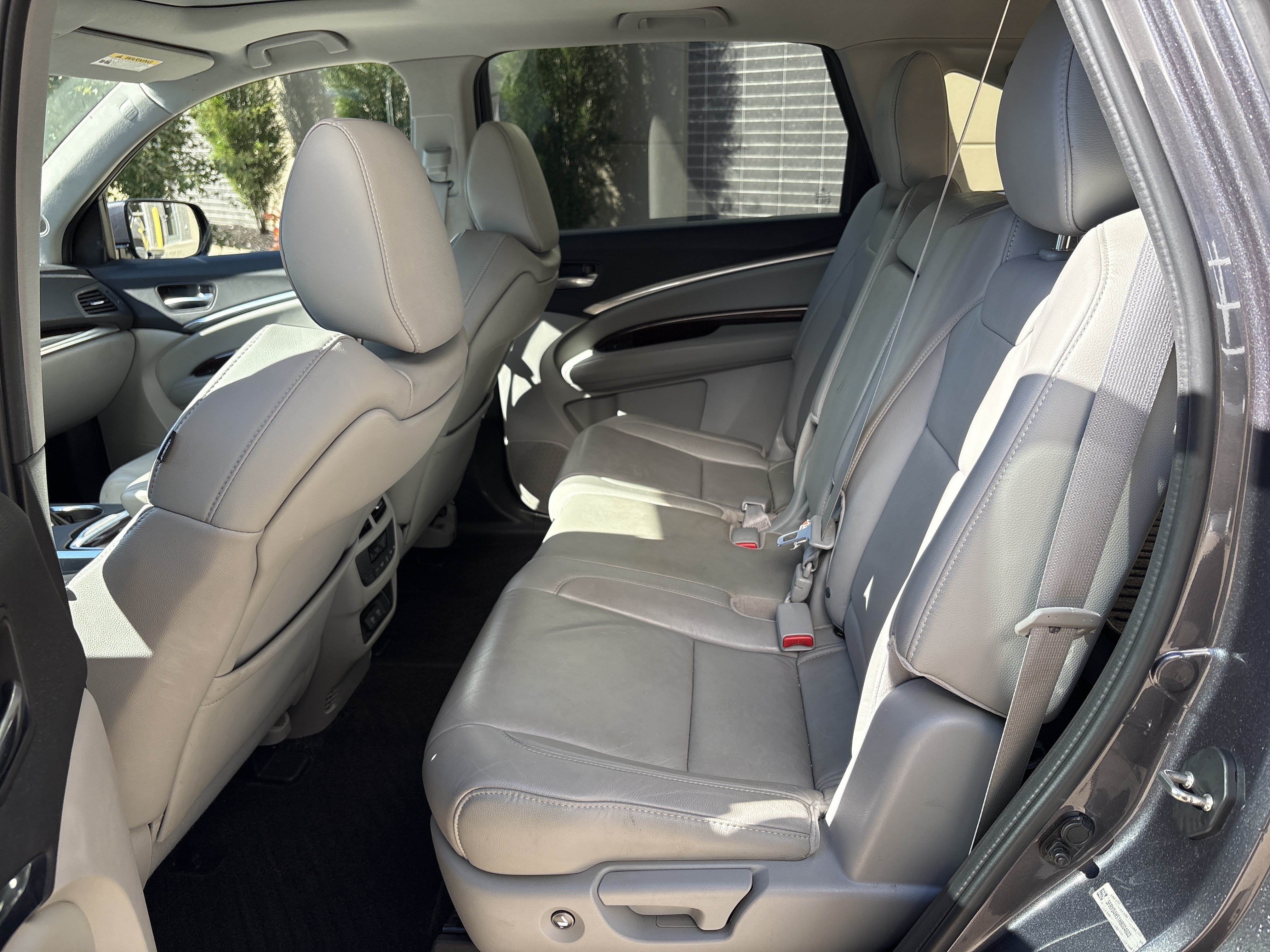 Used 2017 Acura MDX w/ Technology Package AWD/4WD image 31