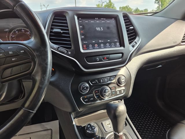 Used 2020 Jeep Cherokee Trailhawk w/ Cold Weather Group AWD/4WD image 17