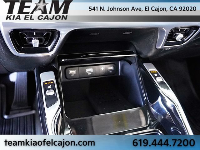 Certified 2022 Kia Sorento SX w/ Panoramic Sunroof Package AWD/4WD image 32