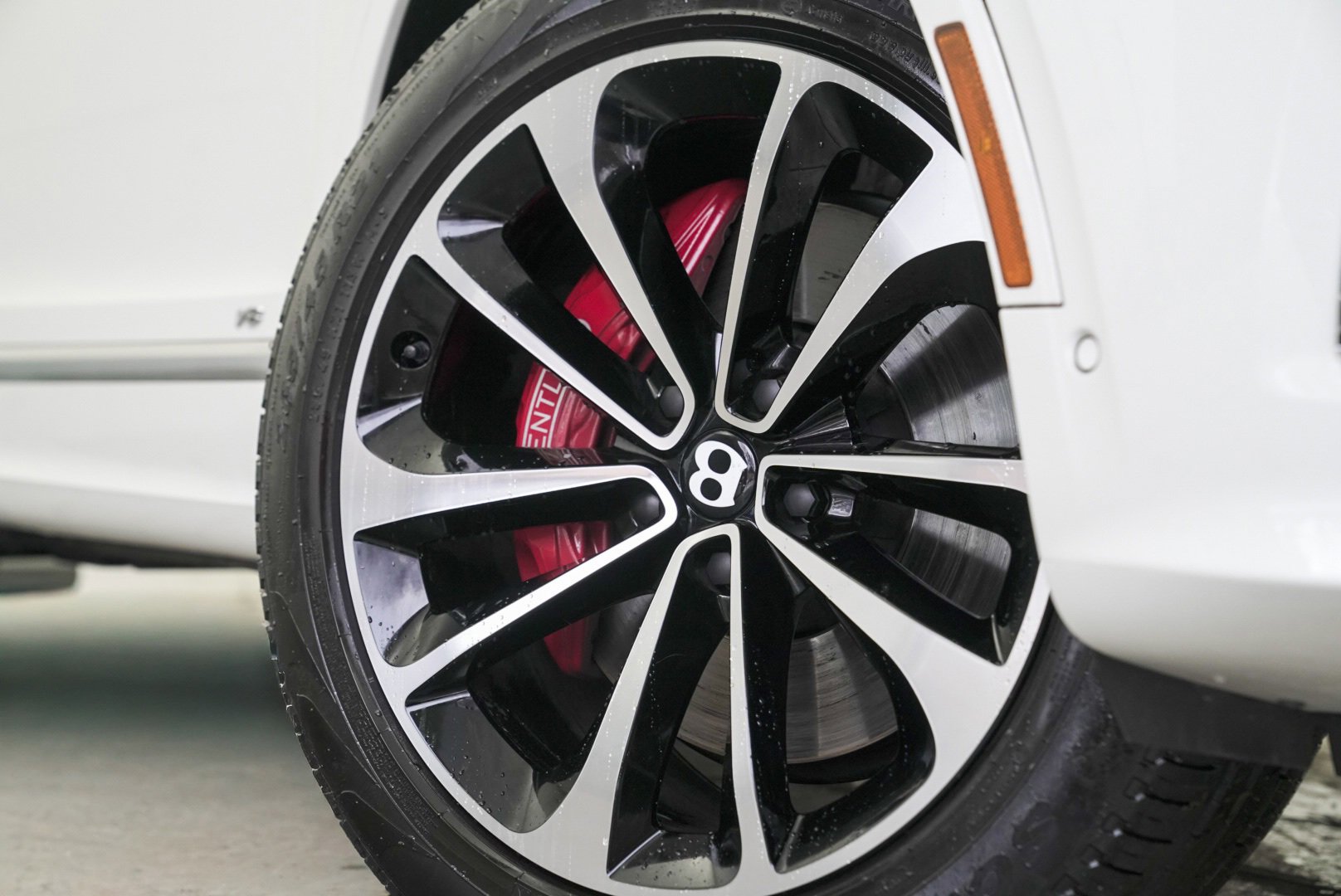 Used 2022 Bentley Bentayga image 73