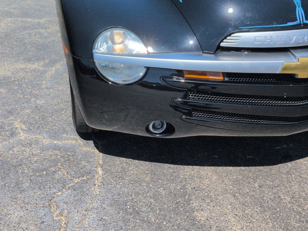 Used 2003 Chevrolet SSR RWD image 9