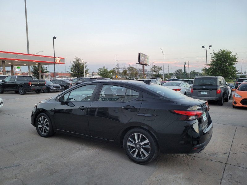 Used 2021 Nissan Versa SV FWD image 5