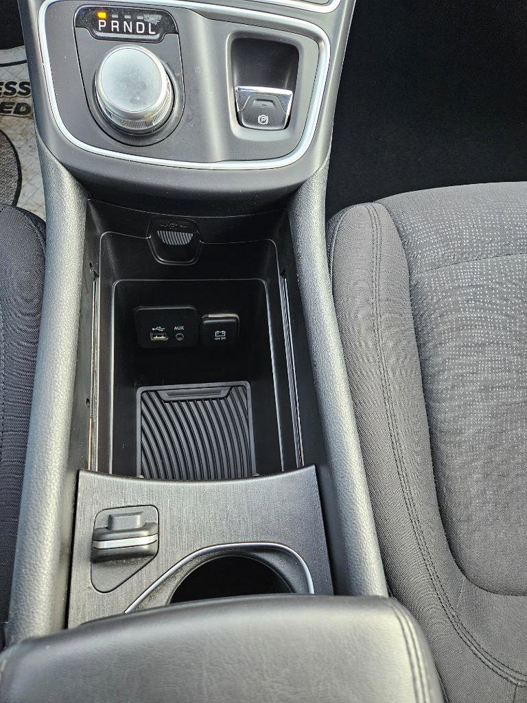 Used 2015 Chrysler 200 Limited image 16