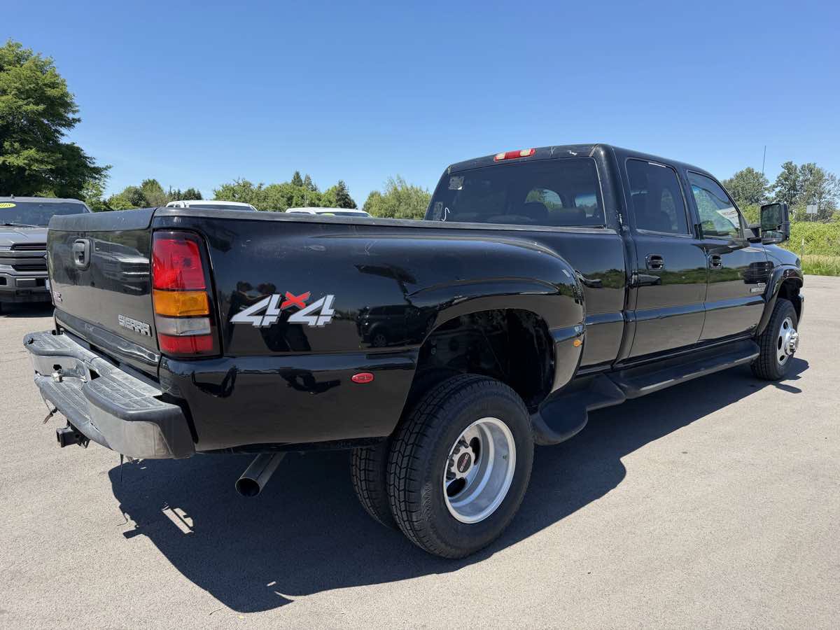 Used 2005 GMC Sierra 3500 SLT w/ Heavy-Duty Power Package AWD/4WD image 8