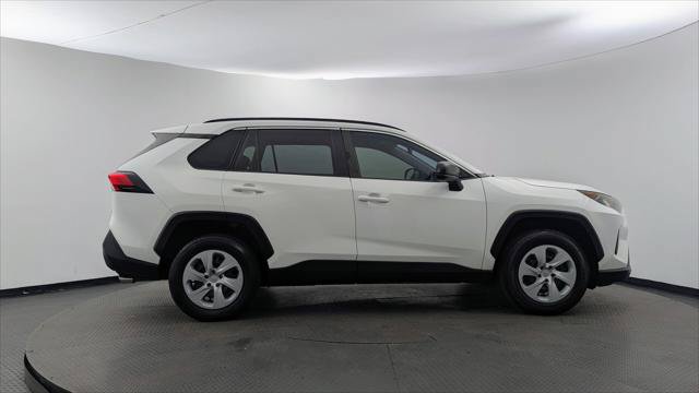 Used 2019 Toyota RAV4 LE FWD image 9