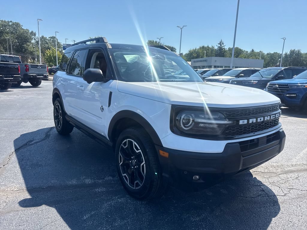 Used 2025 Ford Bronco Sport Outer Banks w/ Outer Banks Tech Package+ AWD/4WD image 4
