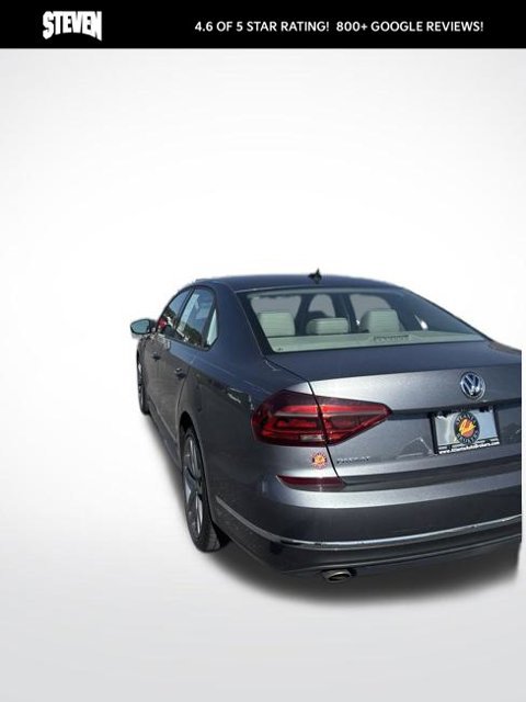Used 2018 Volkswagen Passat 2.0T R-Line w/ R-Line Lighting Package FWD image 6