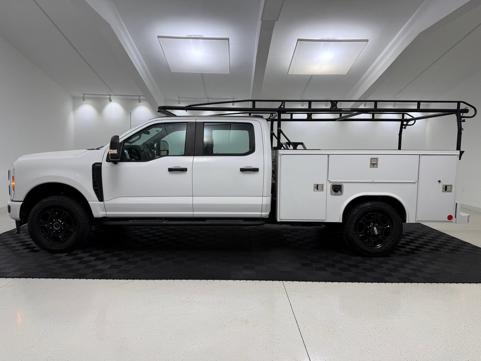Used 2023 Ford F250 XL w/ STX Appearance Package AWD/4WD image 4